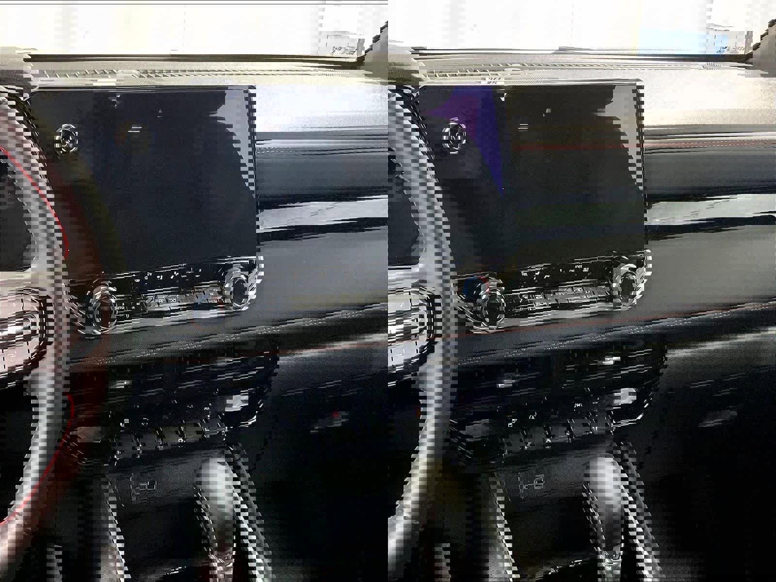 Used 2024 Chevrolet Colorado Z71 w/ Z71 Convenience Package 2 image 18