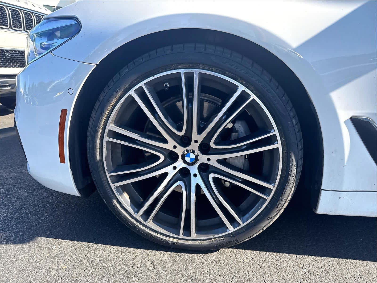 Used 2018 BMW 540i w/ M Sport Package RWD image 33