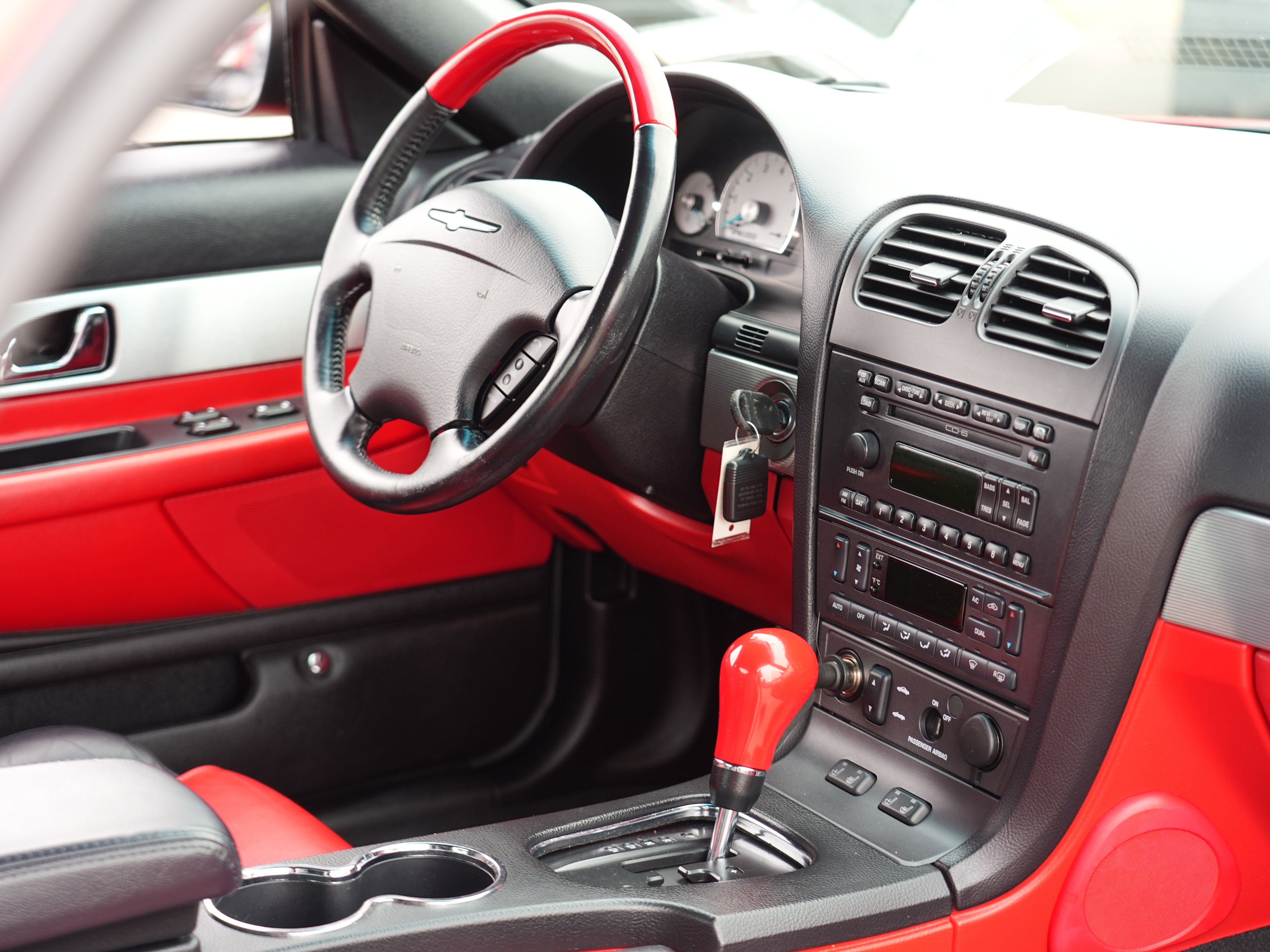 Used 2004 Ford Thunderbird Deluxe image 15