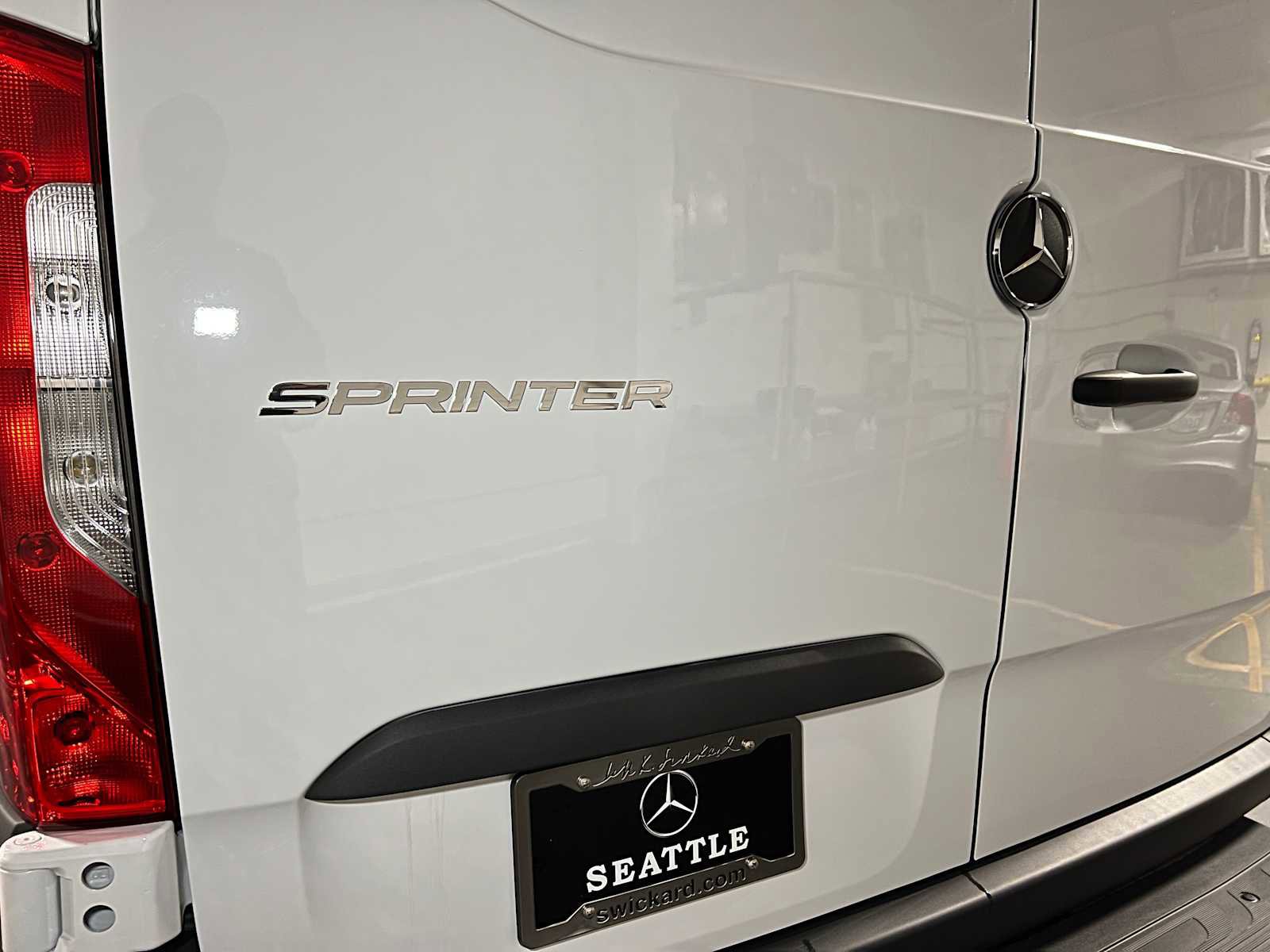Used 2025 Mercedes-Benz Sprinter 2500 image 15