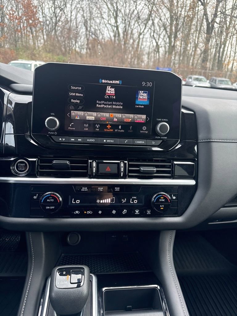 Used 2024 Nissan Pathfinder SV image 27