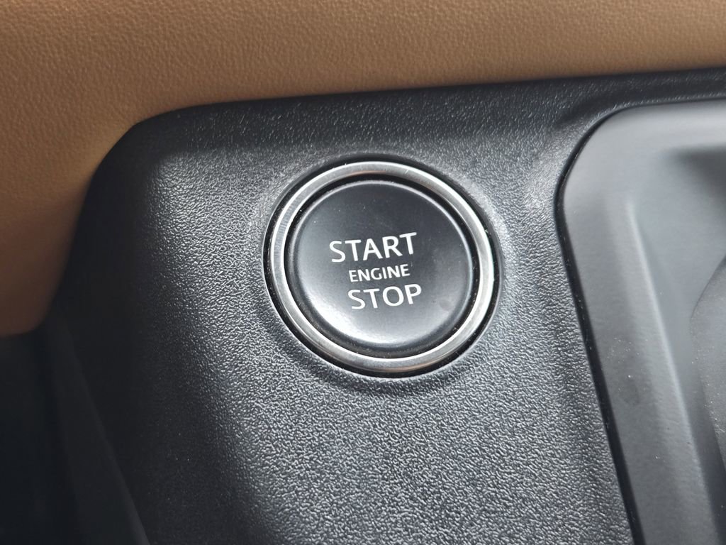 Used 2024 Land Rover Defender 110 X-Dynamic SE AWD/4WD image 16