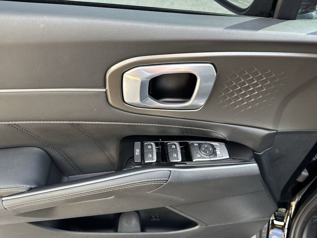 Used 2022 Kia Sorento SX image 41