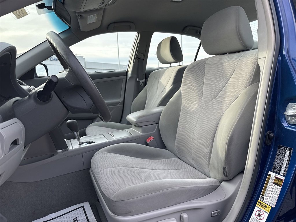 Used 2011 Toyota Camry LE image 13