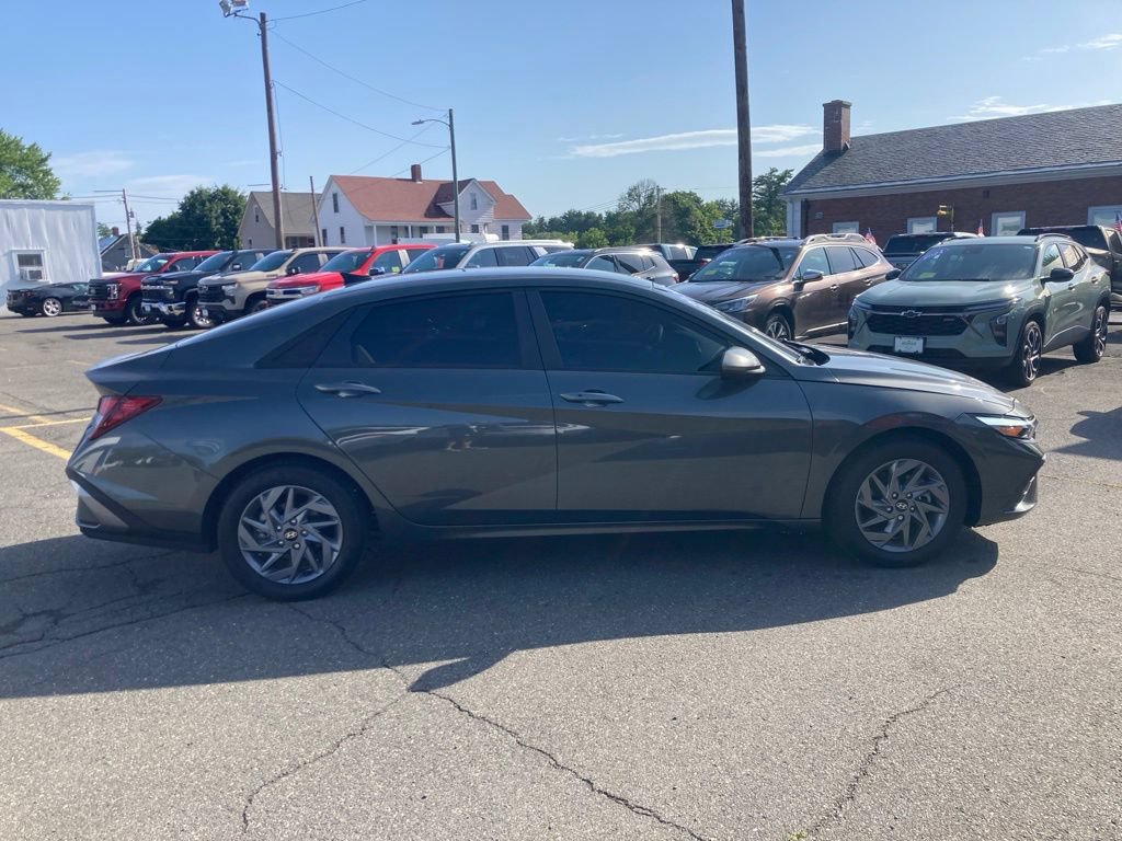 Used 2024 Hyundai Elantra SEL FWD image 24