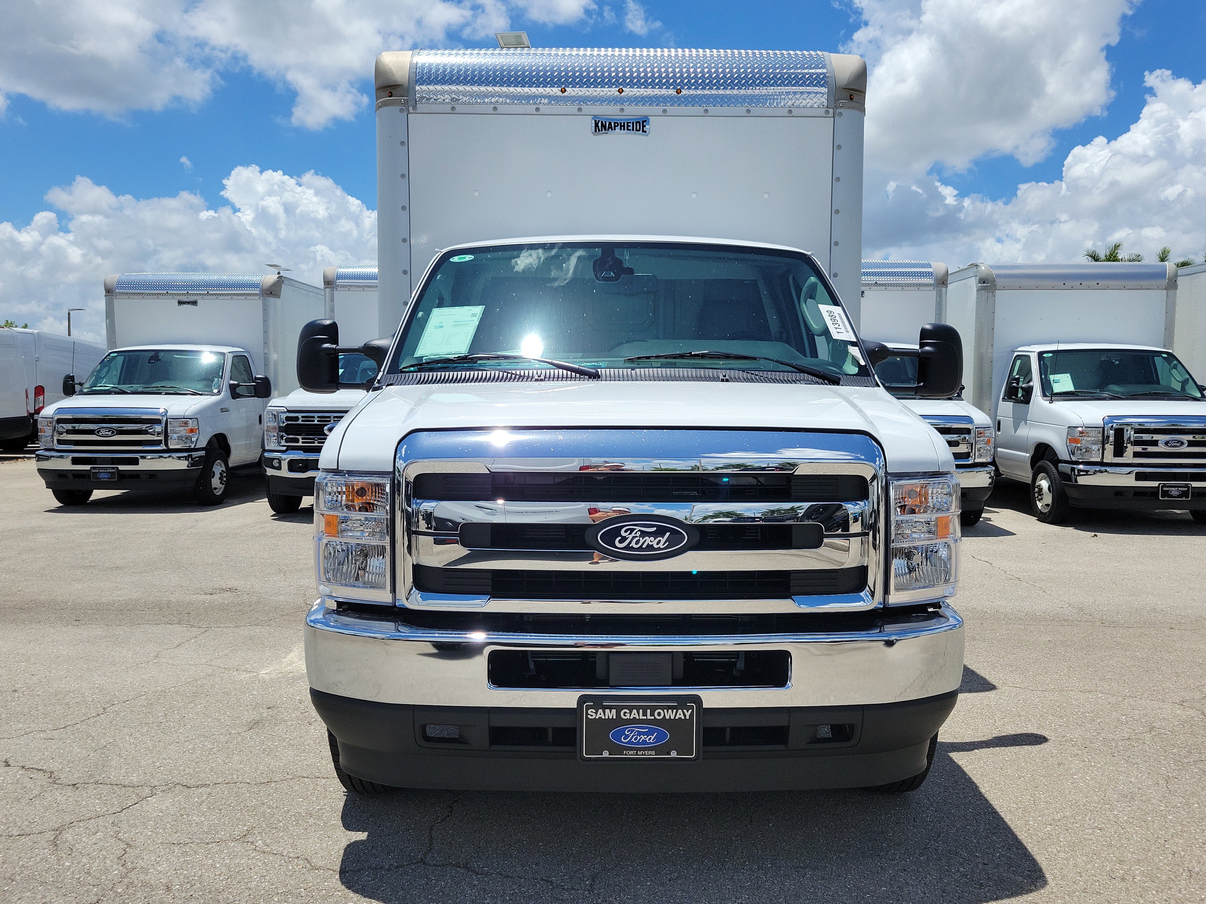 New 2027 Ford E-450 and Econoline 450 Super Duty w/ Power Equipment Group RWD image 2