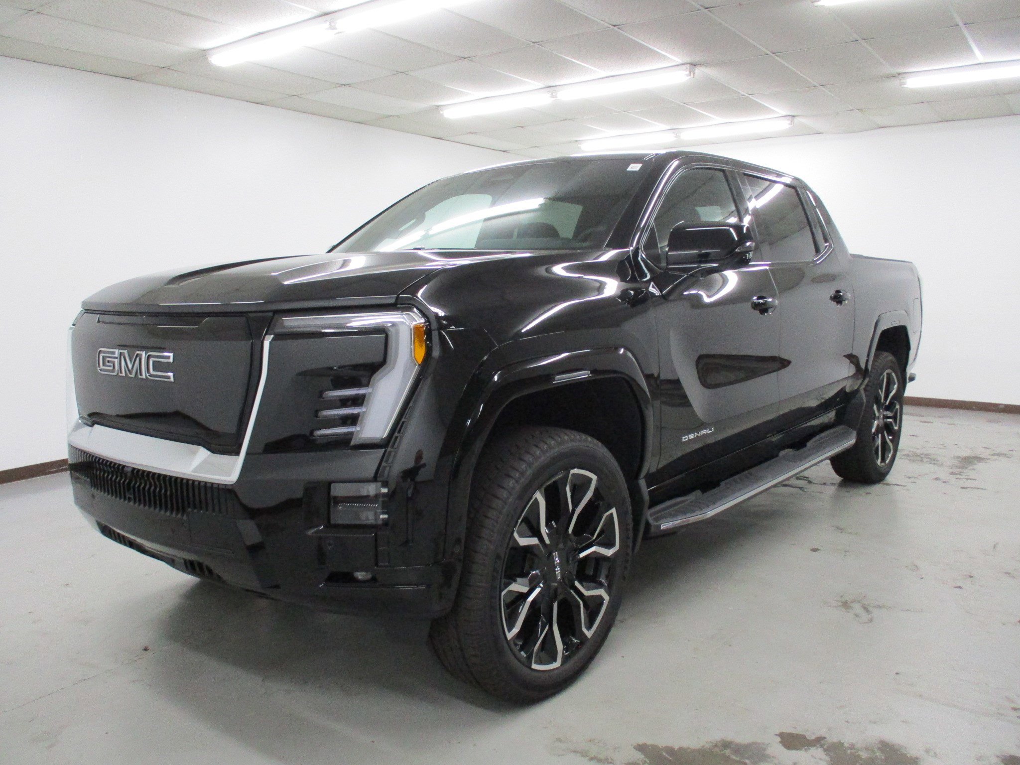 New 2025 GMC Sierra EV Denali image 1