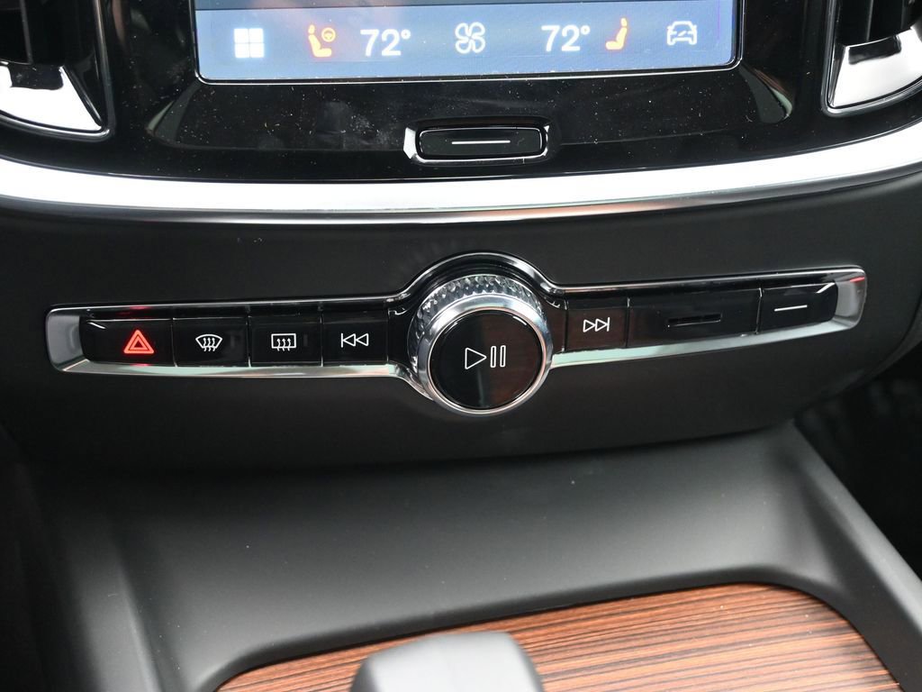 New 2026 Volvo V60 B5 Cross Country Plus w/ Climate Package image 15