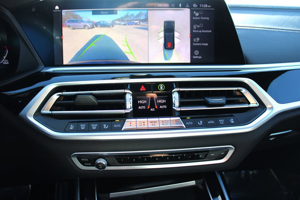 Used 2021 BMW X7 M50i w/ Dynamic Handling Package image 30