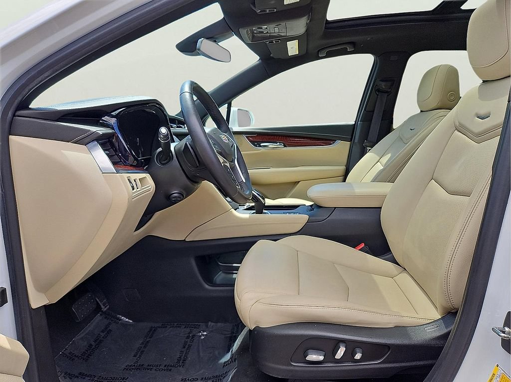 Used 2018 Cadillac XT5 Premium Luxury w/ Driver Assist Package AWD/4WD image 11