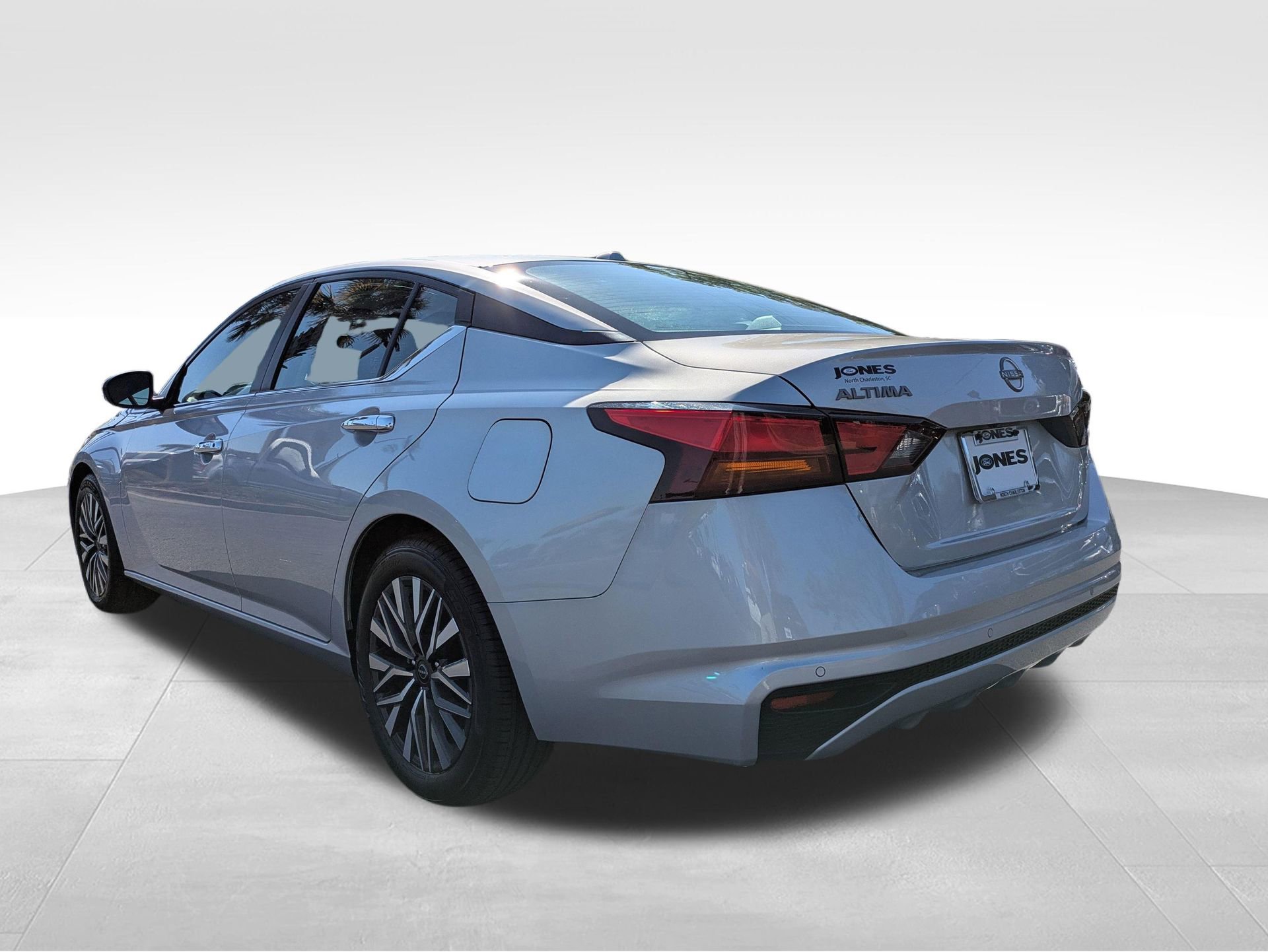 Used 2024 Nissan Altima 2.5 SV image 9