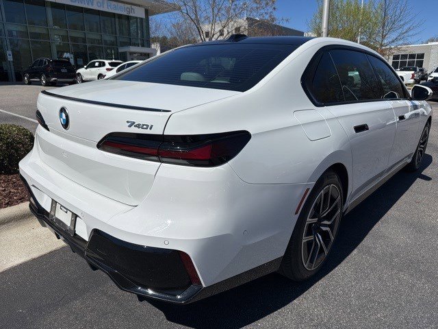Certified 2023 BMW 740i image 13