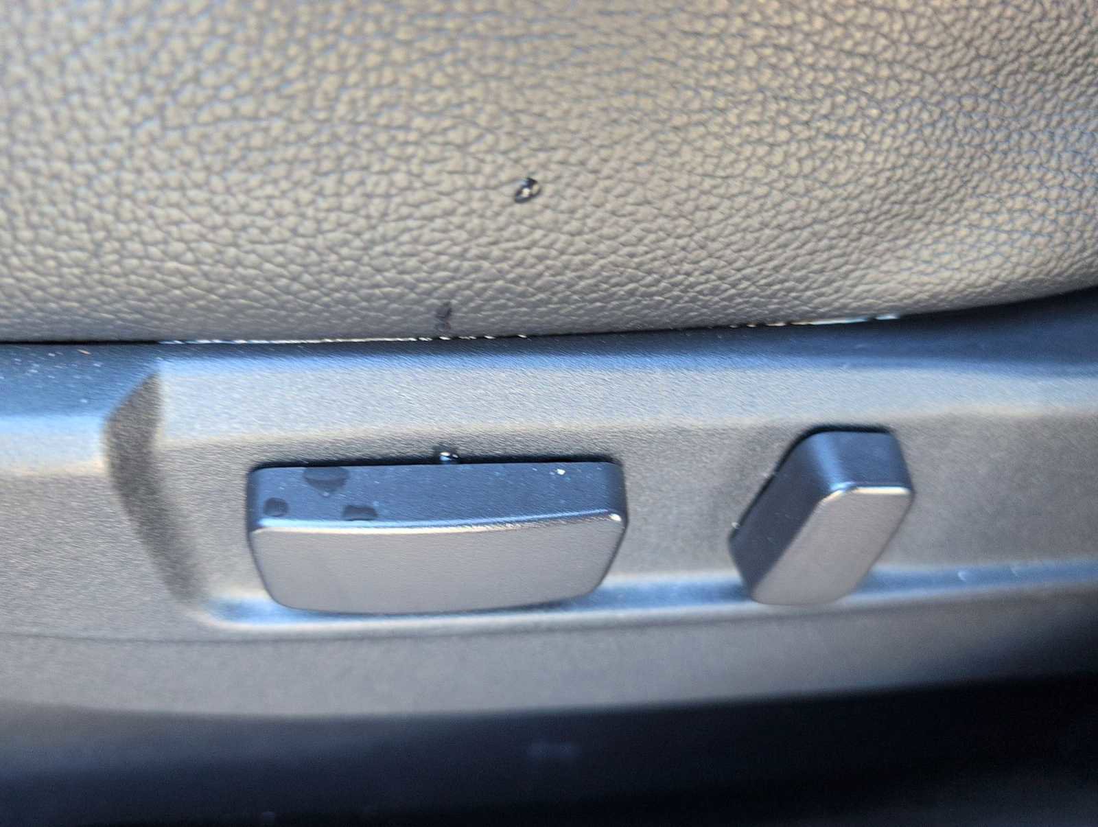 Used 2016 Mitsubishi Outlander SEL AWD/4WD image 17