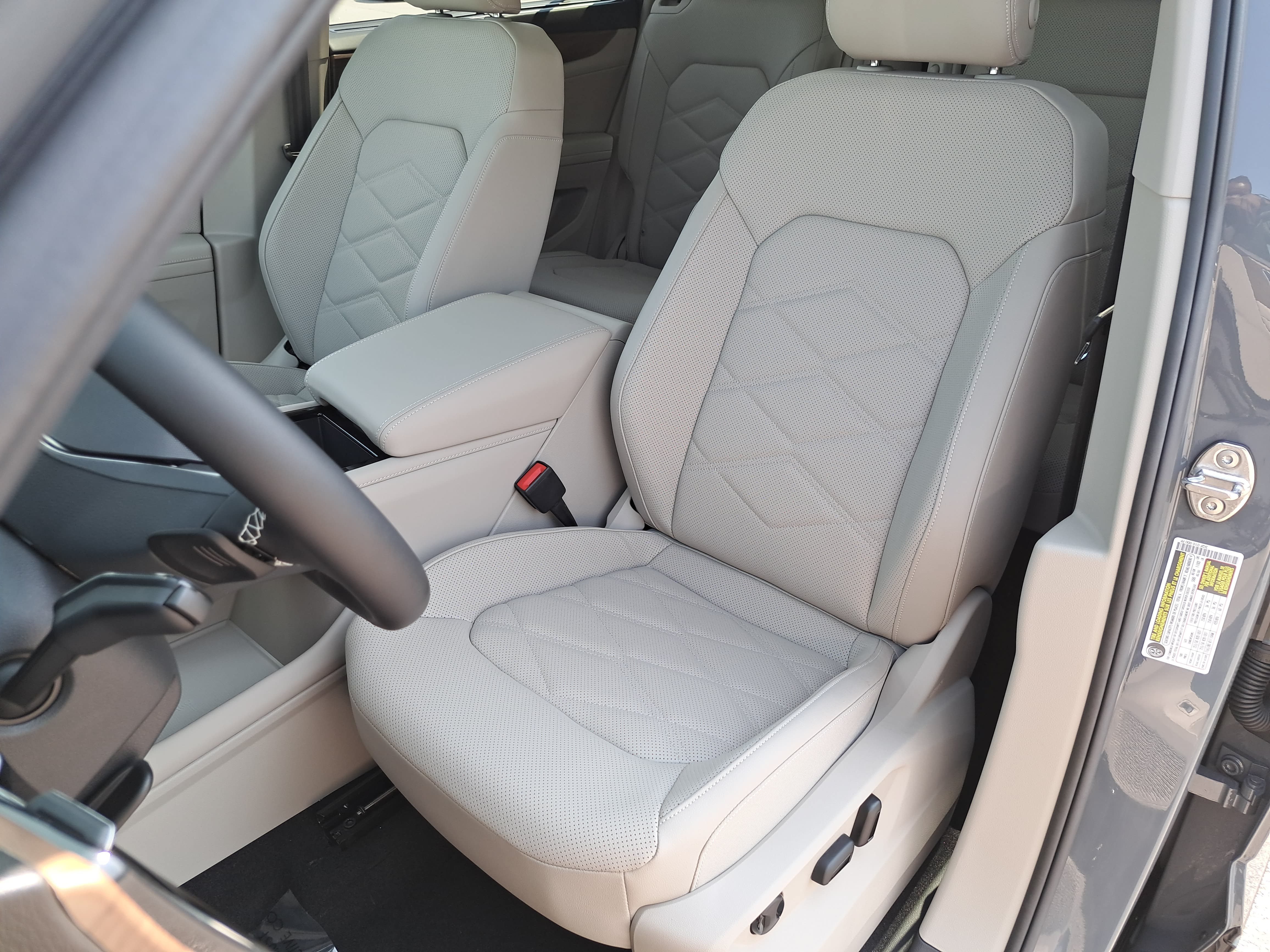New 2026 Volkswagen Atlas SE FWD image 16