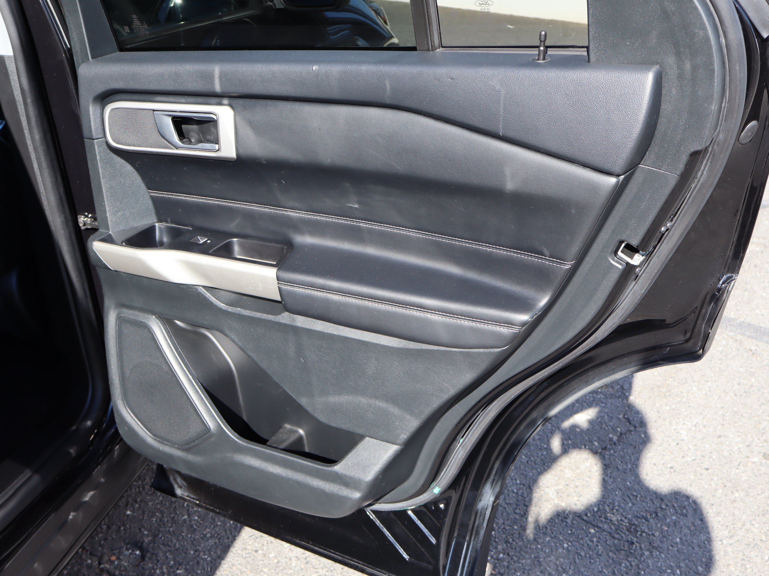 Used 2023 Ford Explorer XLT w/ Equipment Group 202A AWD/4WD image 34