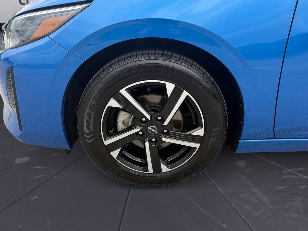 Used 2024 Nissan Sentra SV FWD image 14