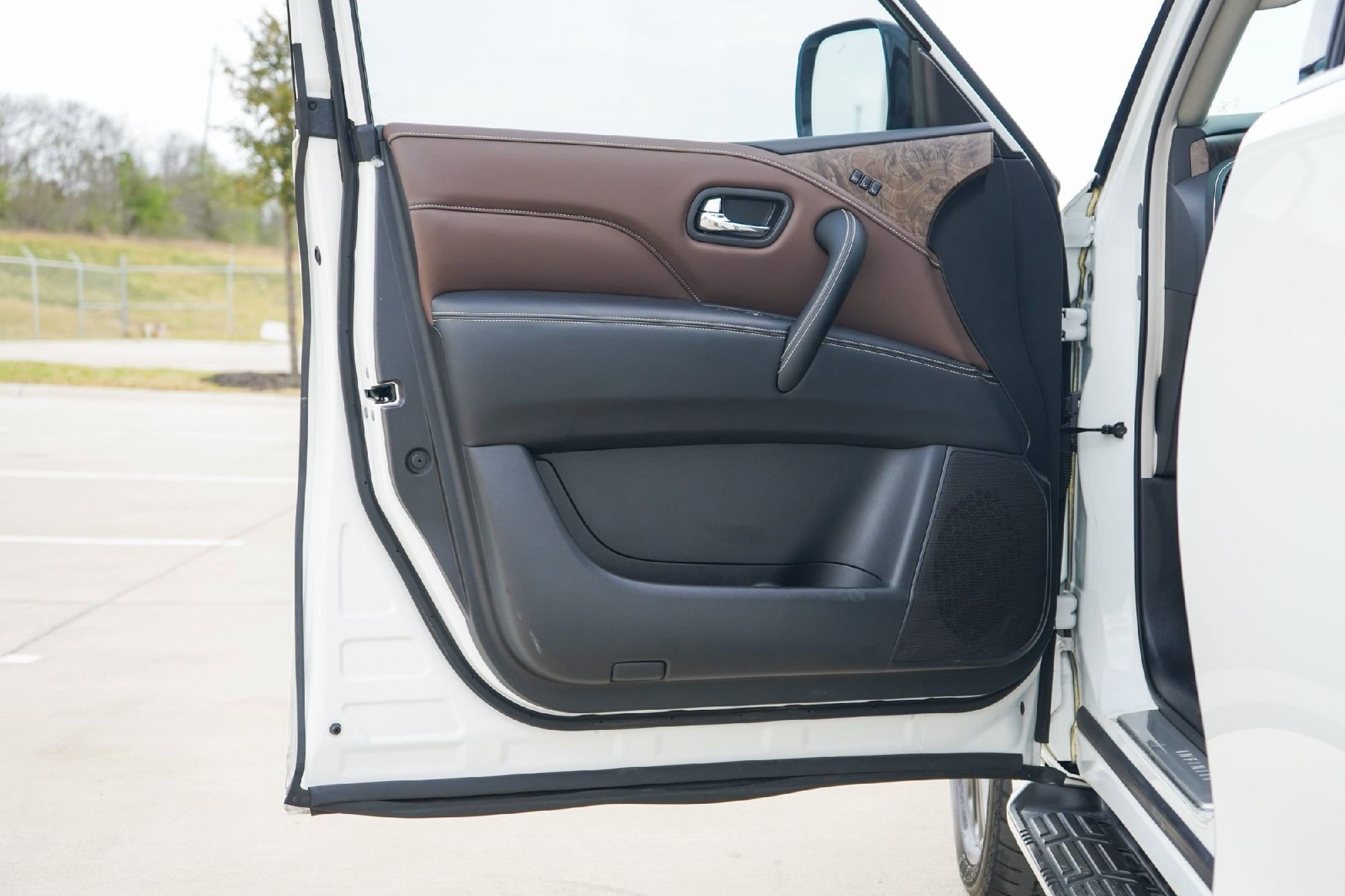 Certified 2024 INFINITI QX80 Premium Select w/ Cargo Package image 20