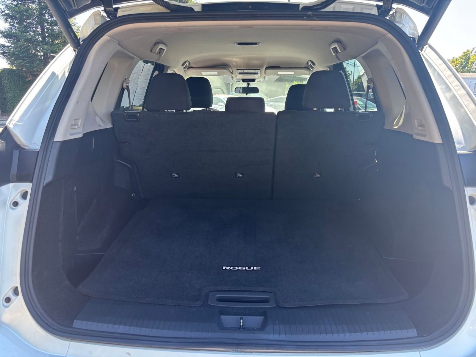 Used 2025 Nissan Rogue SV AWD/4WD image 33