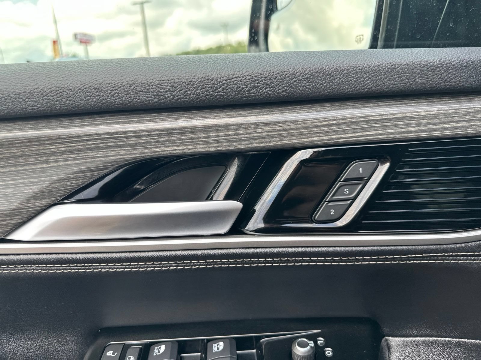 Used 2024 Jeep Wagoneer Series II AWD/4WD image 17