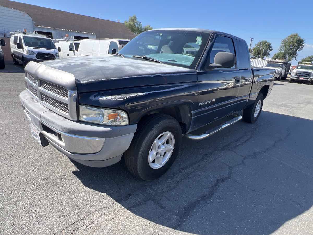 Used 2001 Dodge Ram 1500 Truck 2WD Quad Cab image 2