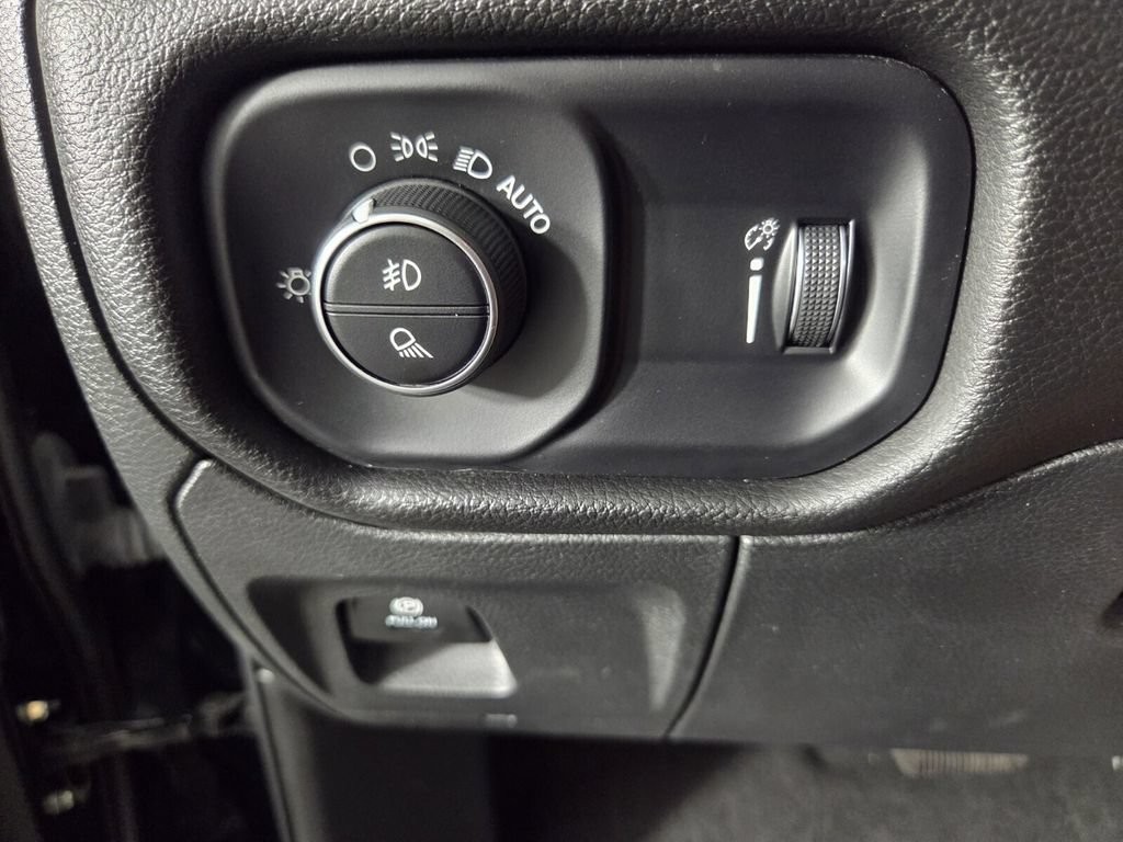 Used 2024 RAM 1500 Big Horn AWD/4WD image 20