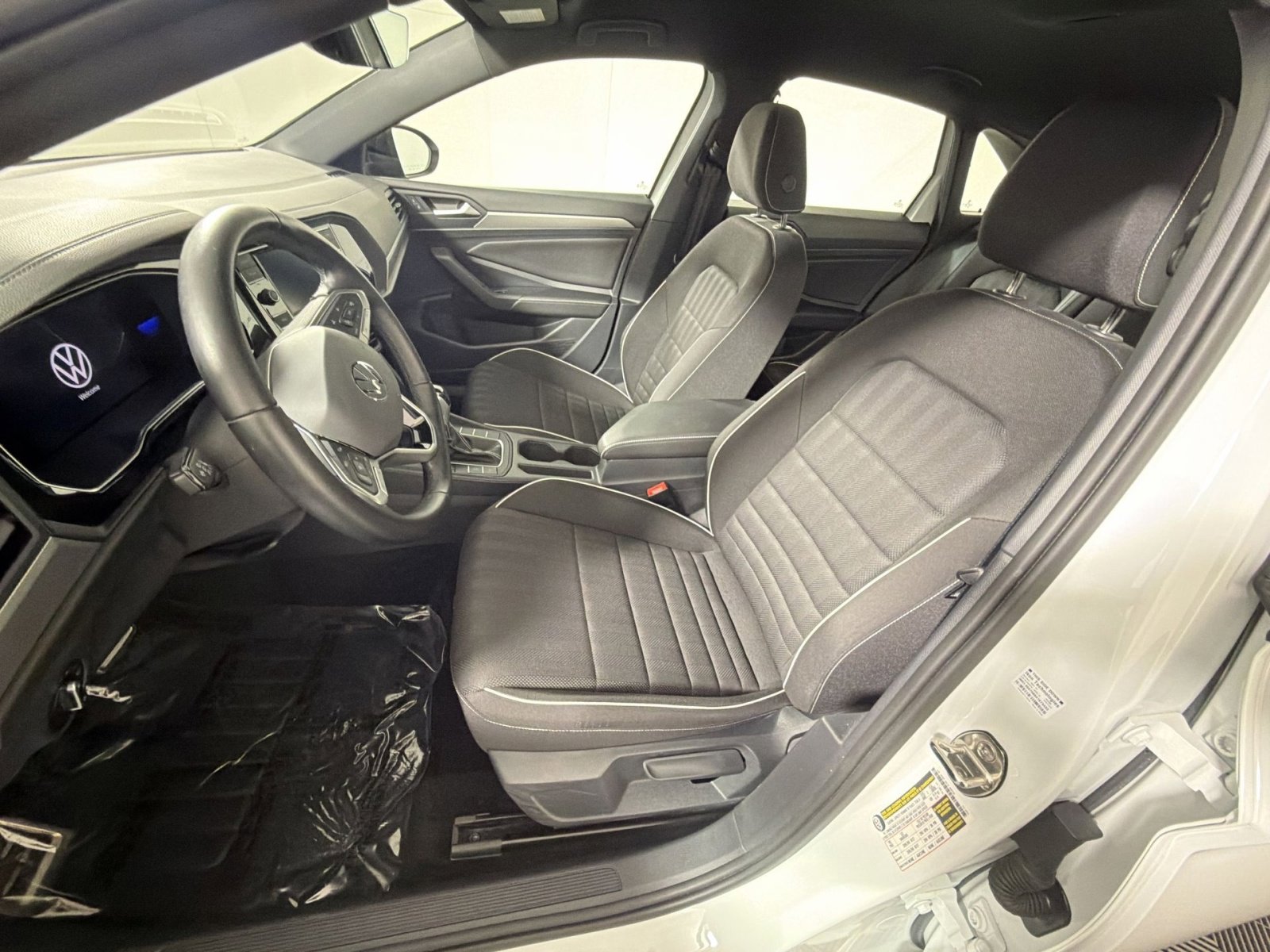 Used 2023 Volkswagen Jetta Sport image 13