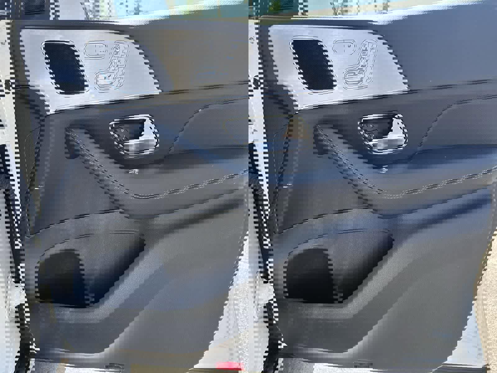 Used 2024 Mercedes-Benz GLE 350 4MATIC image 39