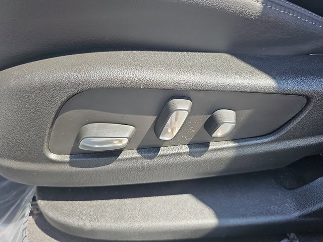 Used 2025 Cadillac XT6 Premium Luxury w/ LPO, Floor Liner Package image 31