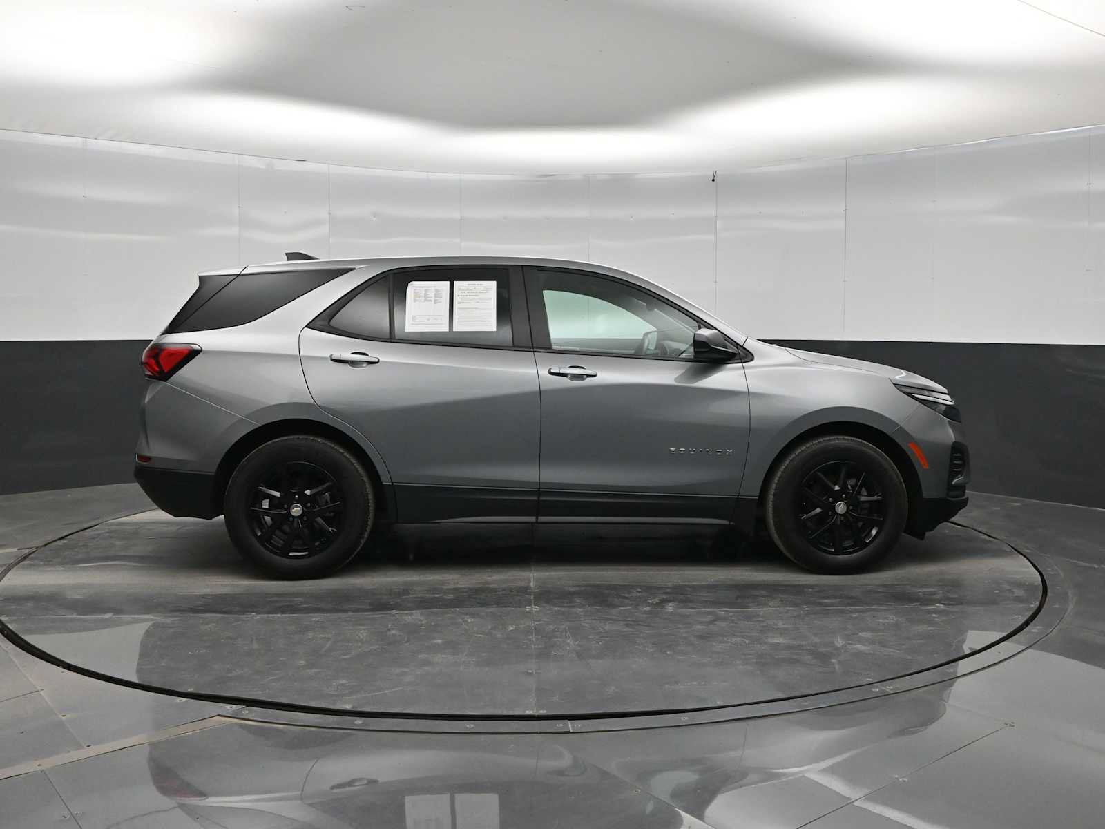 Used 2023 Chevrolet Equinox LS w/ LS Convenience Package FWD image 9