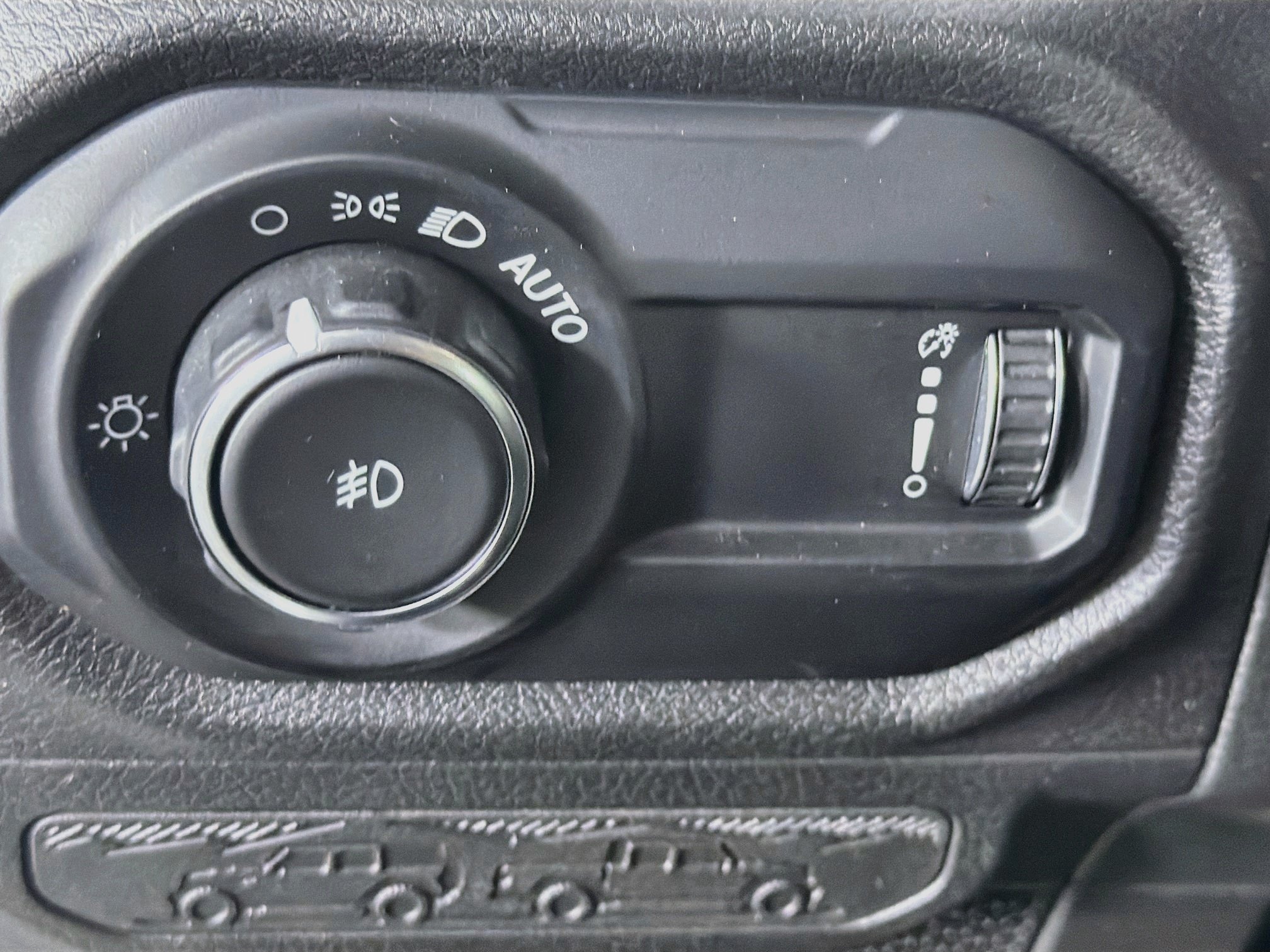 Used 2025 Jeep Wrangler Unlimited Sport AWD/4WD image 16
