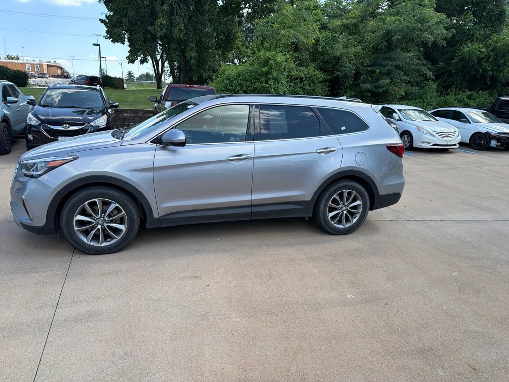 Used 2017 Hyundai Santa Fe SE w/ Cargo Package AWD/4WD image 4