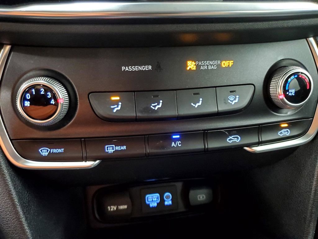 Used 2019 Hyundai Santa Fe SE image 16