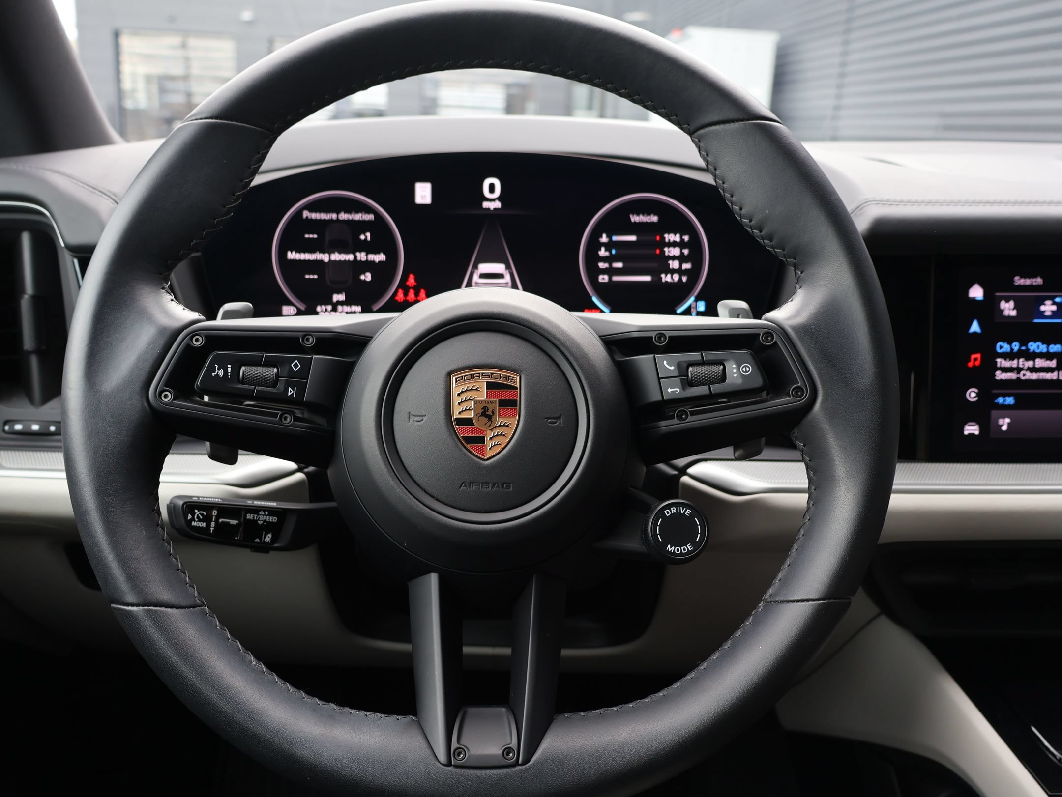 Certified 2025 Porsche Cayenne AWD/4WD image 16