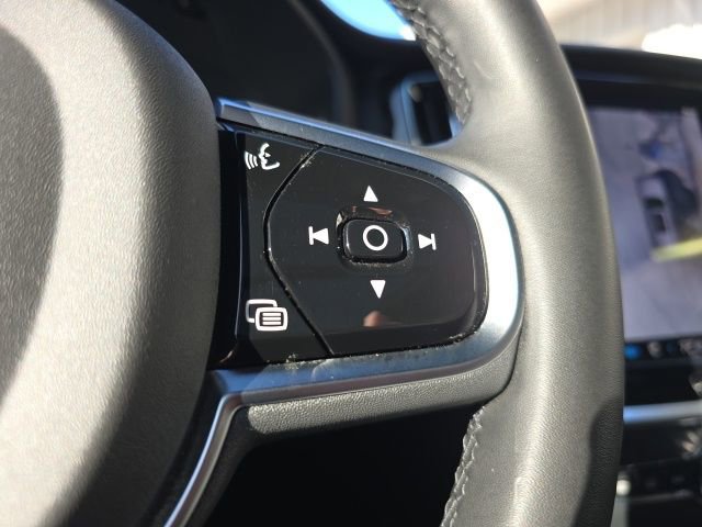 Certified 2025 Volvo V60 B5 Cross Country Plus image 32