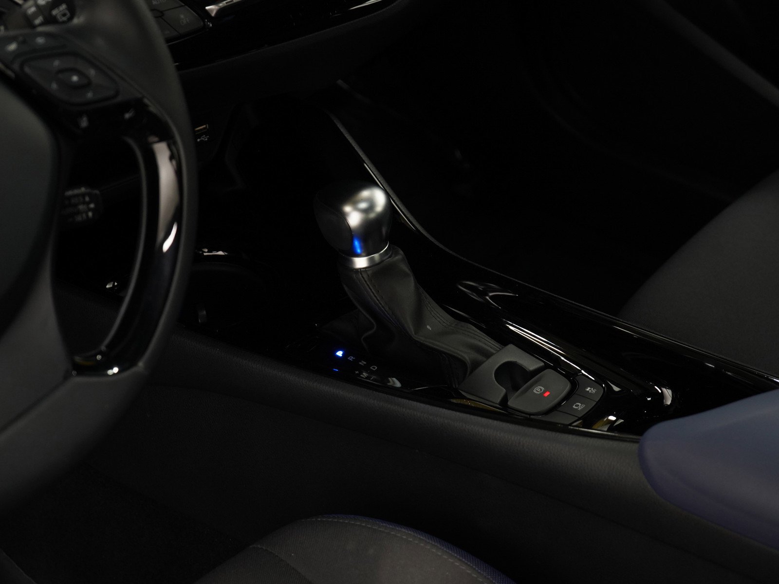 Used 2021 Toyota C-HR XLE image 21