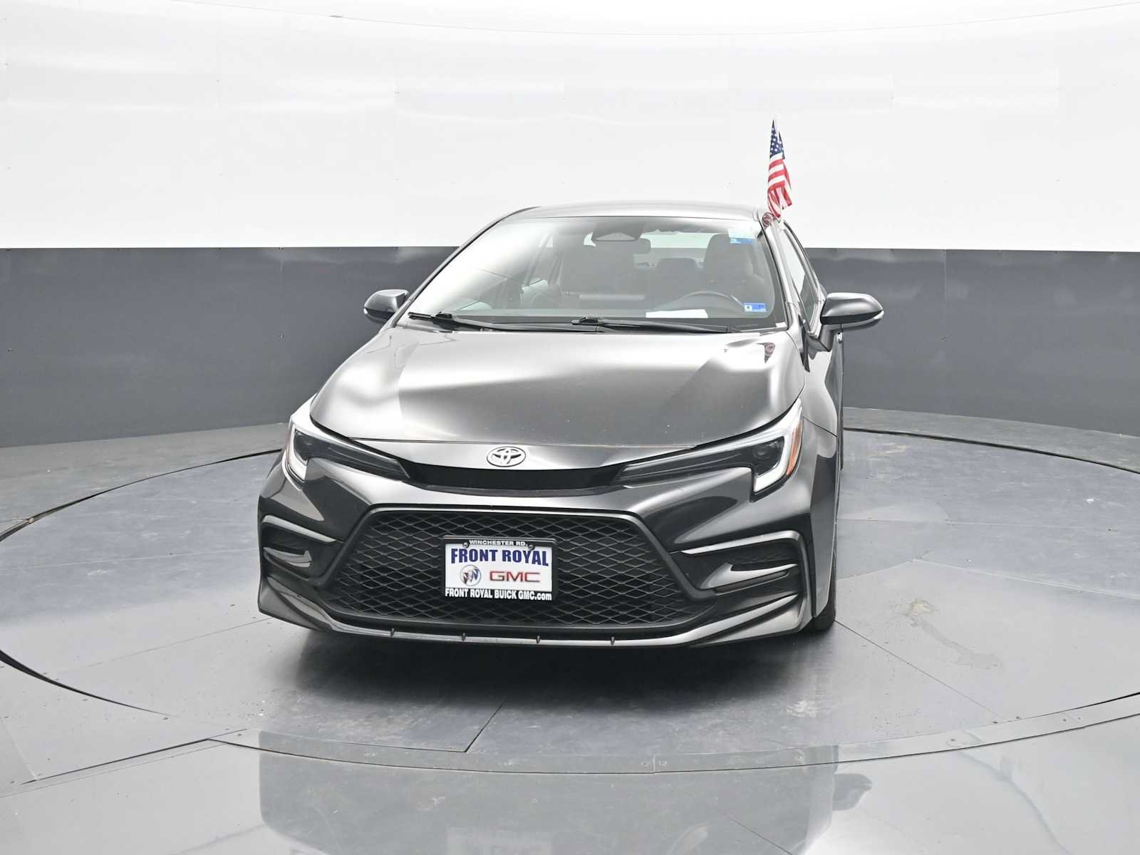Used 2024 Toyota Corolla SE FWD image 3