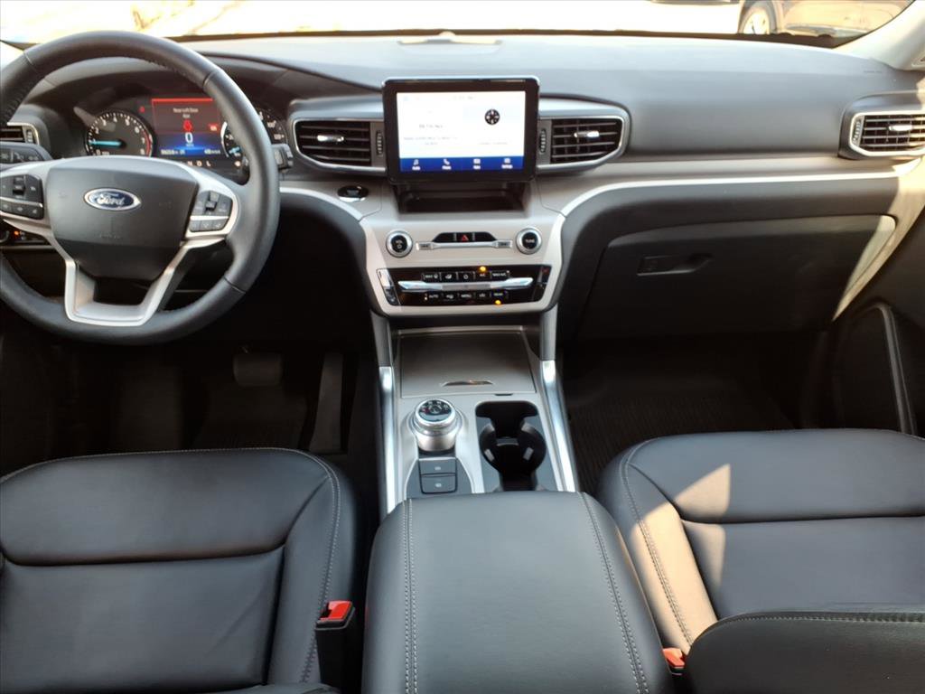 Used 2023 Ford Explorer XLT w/ Equipment Group 202A image 13