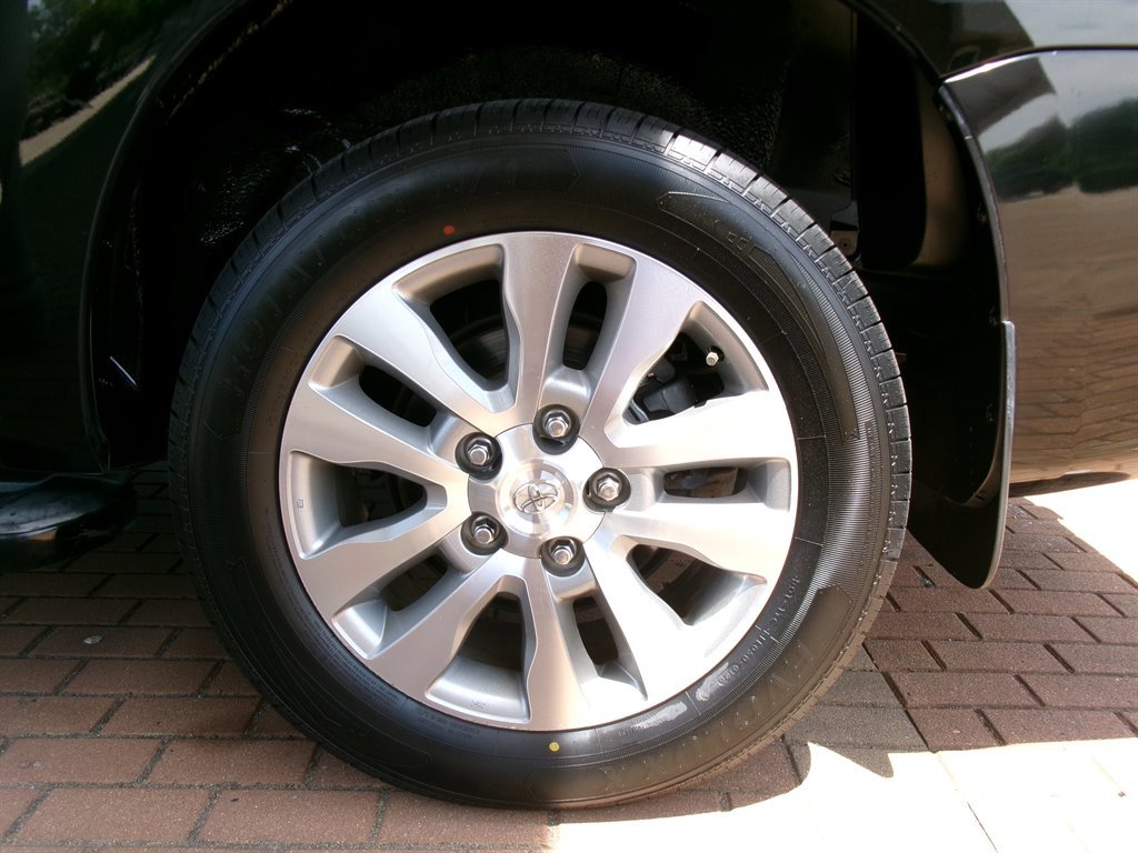 Used 2013 Toyota Sequoia Limited RWD image 53