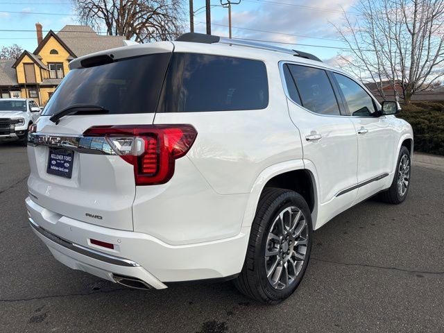 Used 2023 GMC Acadia Denali w/ Denali Technology Package image 3