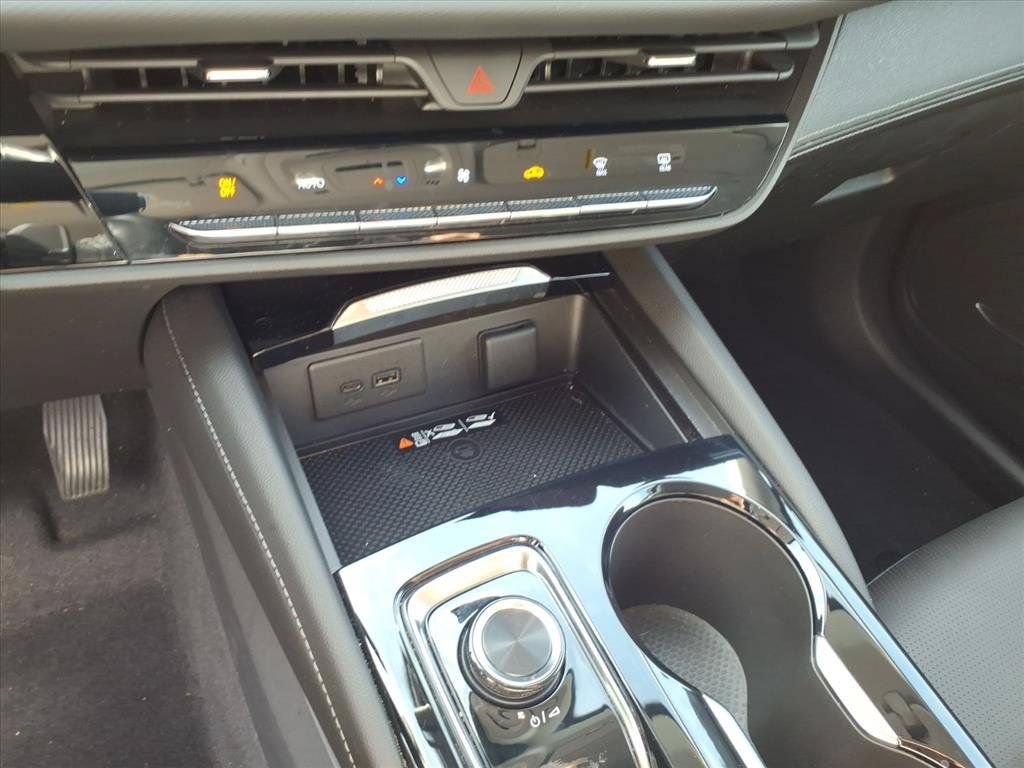 Used 2024 Buick Envision Preferred AWD/4WD image 30