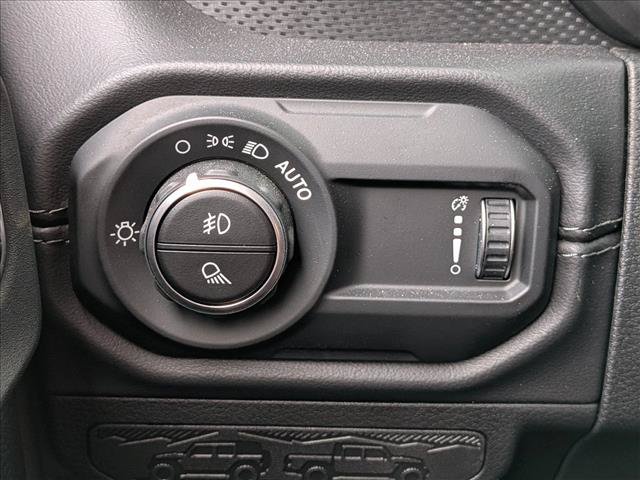 Used 2025 Jeep Gladiator Rubicon AWD/4WD image 17