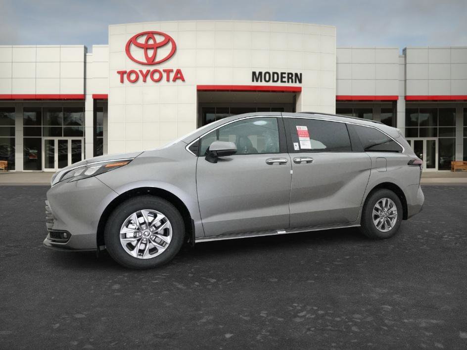 New 2026 Toyota Sienna XLE FWD image 9
