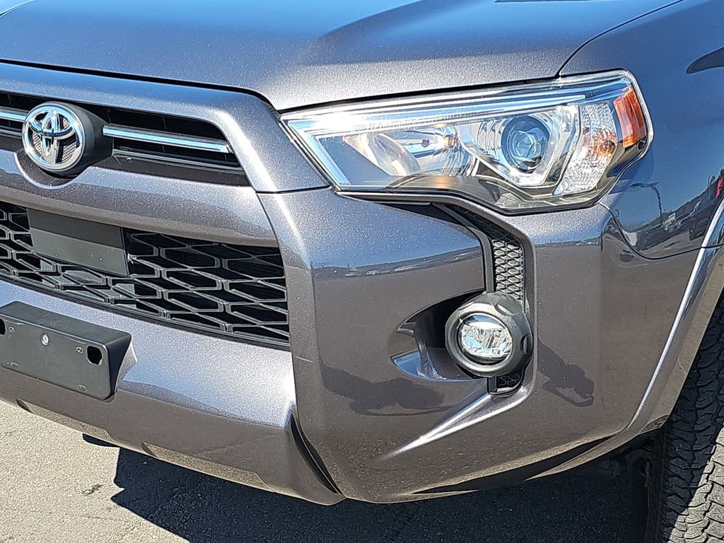 Used 2023 Toyota 4Runner SR5 AWD/4WD image 33