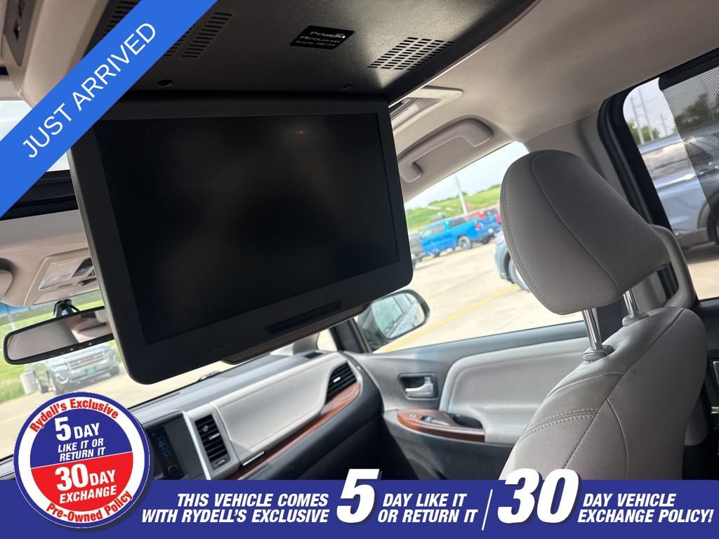 Used 2017 Toyota Sienna Limited AWD/4WD image 16