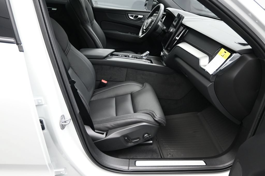 New 2026 Volvo XC60 T8 Ultra w/ Climate Package AWD/4WD image 19