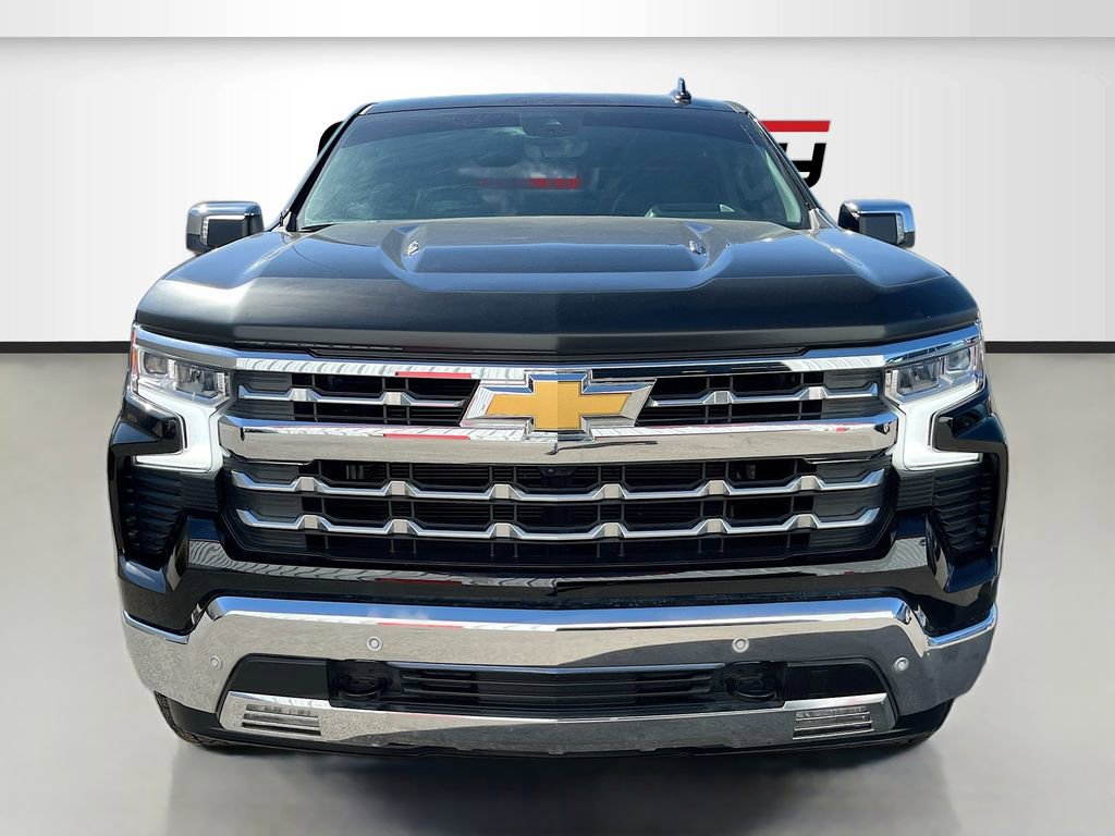 Used 2025 Chevrolet Silverado 1500 LTZ image 2