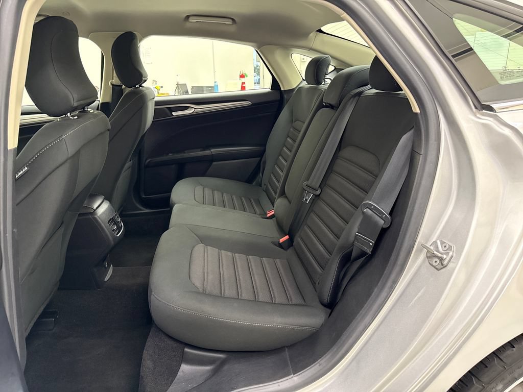 Used 2019 Ford Fusion SE FWD image 24