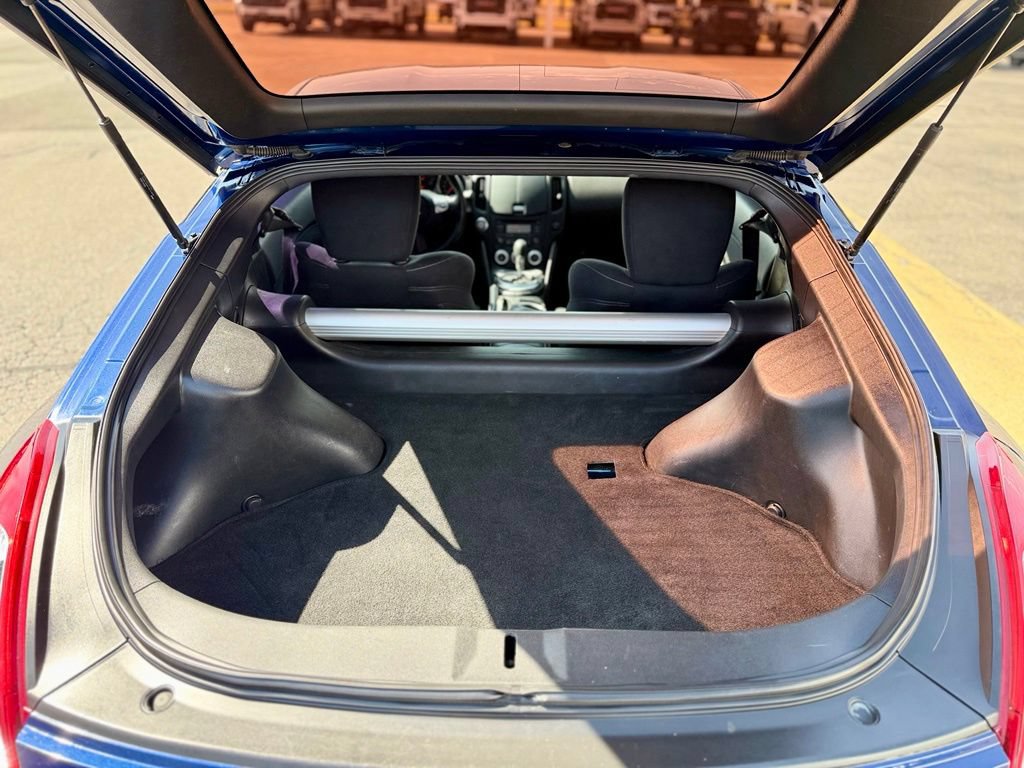 Used 2017 Nissan 370Z Coupe RWD image 13