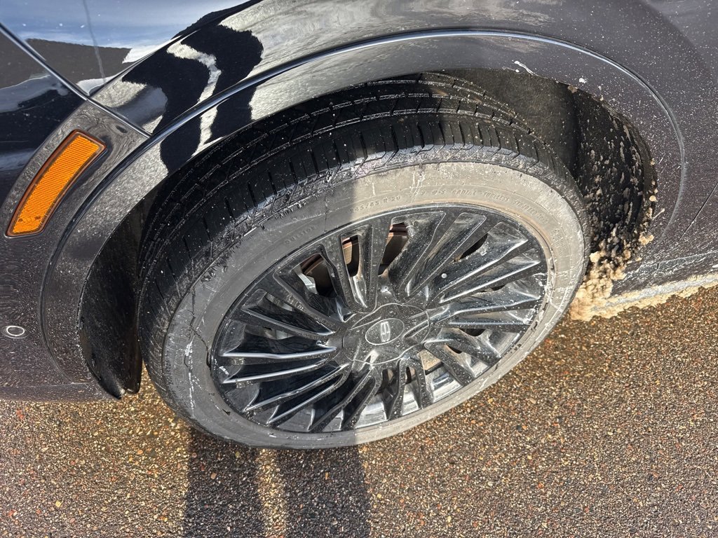 Used 2022 Lincoln Corsair Reserve w/ Equipment Group 201A image 4