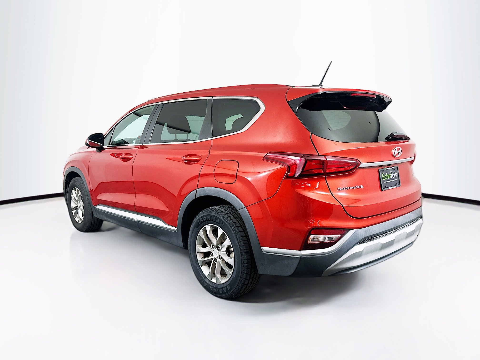 Used 2020 Hyundai Santa Fe SE image 5